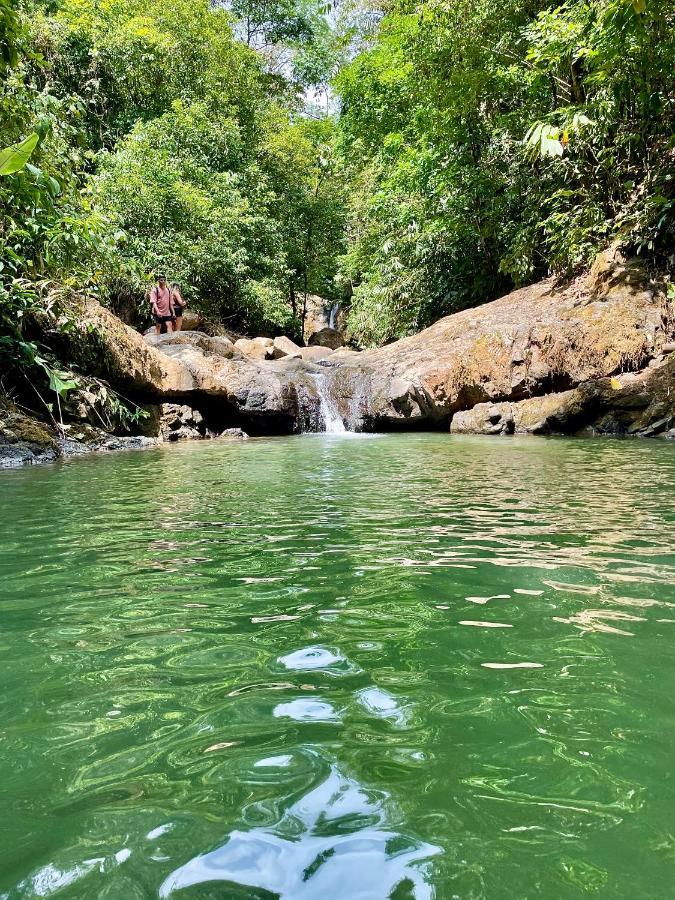 Cabinas Chazu #2 Quepos Buitenkant foto